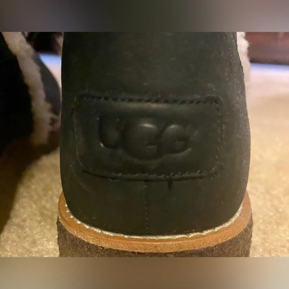 UGG leather and shearling ankle boots size 9. New - Picture 6 of 8